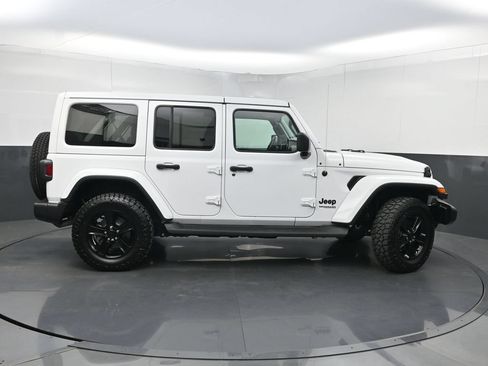 Used 2022 Jeep Wrangler Unlimited Sahara AWD/4WD image 44