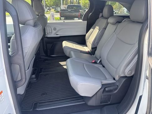 Used 2025 Toyota Sienna XLE image 16