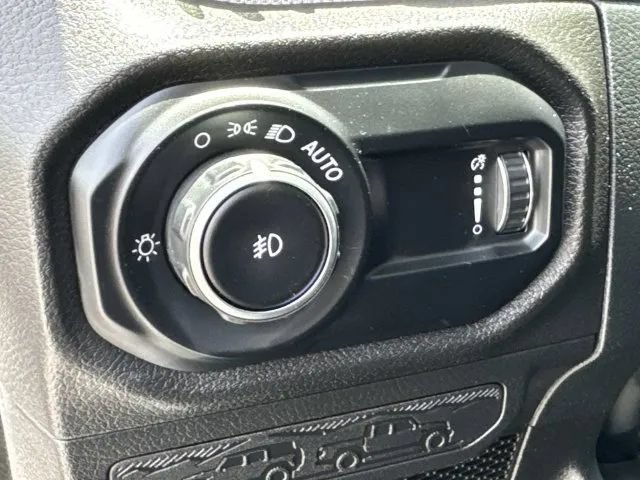 Used 2025 Jeep Wrangler Unlimited Sport AWD/4WD image 30