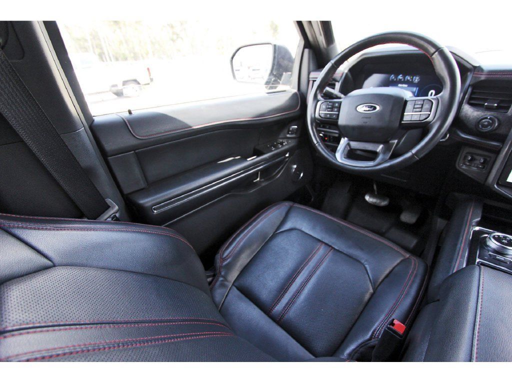 Used 2023 Ford Expedition Limited RWD image 11
