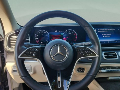 Used 2024 Mercedes-Benz GLS 450 4MATIC image 28
