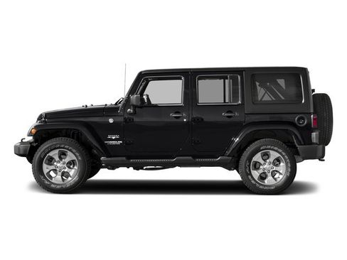 Used 2017 Jeep Wrangler Unlimited Sahara w/ Connectivity Group image 4