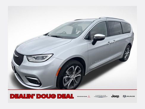 New 2026 Chrysler Pacifica Pinnacle AWD/4WD image 1