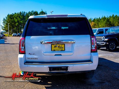 Used 2020 GMC Yukon Denali w/ Denali Premium Package image 6