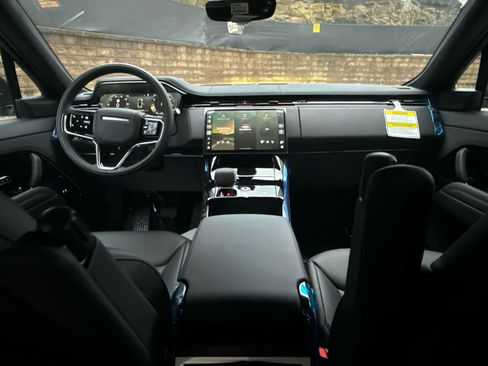 New 2025 Land Rover Range Rover Sport SE image 10