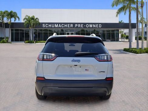 Used 2019 Jeep Cherokee Latitude w/ Popular Appearance Group FWD image 6