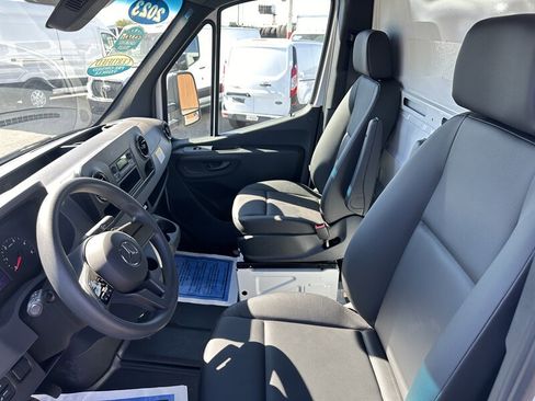 Used 2023 Mercedes-Benz Sprinter 3500 image 11