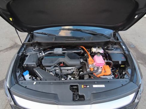 Used 2023 Kia Sportage LX image 10