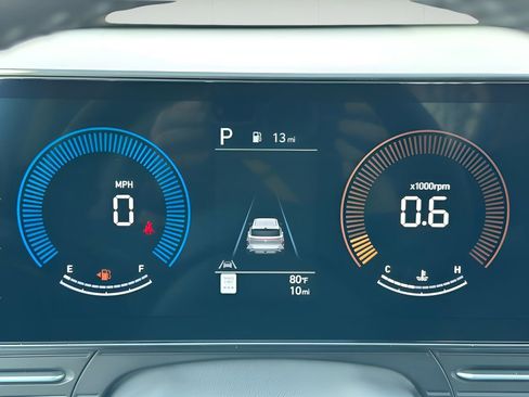 Used 2025 Hyundai Kona SEL image 13