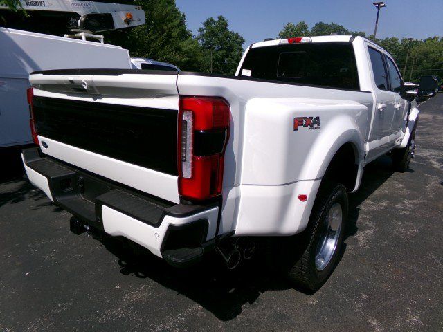 New 2026 Ford F450 Platinum w/ FX4 Off-Road Package AWD/4WD image 4