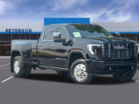 Used 2025 GMC Sierra 3500 Denali Ultimate AWD/4WD image 2