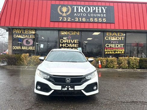 Used 2018 Honda Civic Sport image 2