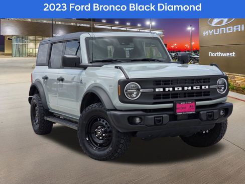 Used 2023 Ford Bronco Black Diamond AWD/4WD image 1