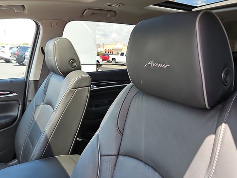 Used 2020 Buick Enclave Avenir w/ Avenir Technology Package FWD image 11