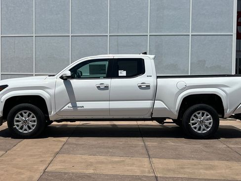 New 2025 Toyota Tacoma SR5 image 7