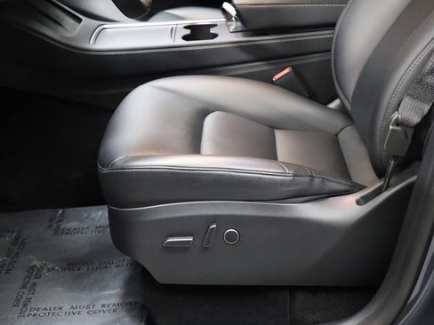 Used 2023 Tesla Model Y Long Range image 32