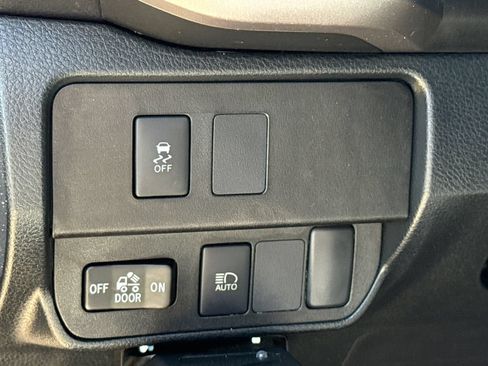 Used 2021 Toyota Tacoma SR5 RWD image 22