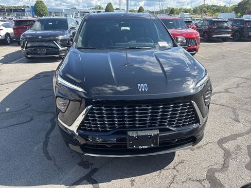 New 2026 Buick Enclave Avenir w/ Super Cruise Package image 2