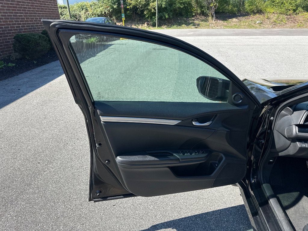 Used 2019 Honda Civic Sport image 9