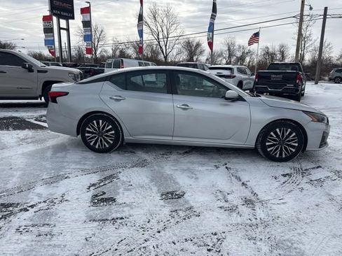 Used 2023 Nissan Altima 2.5 SV image 6