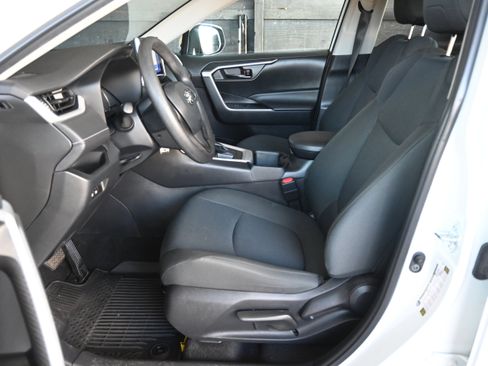 Used 2023 Toyota RAV4 LE image 28