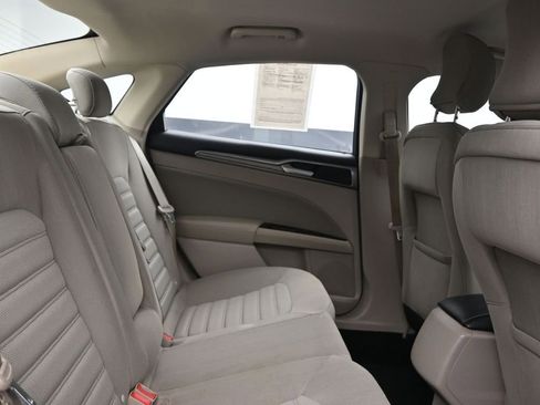 Used 2017 Ford Fusion SE image 13