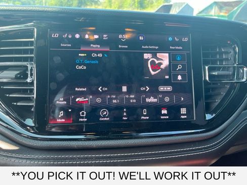 Used 2021 Dodge Durango SRT Hellcat w/ Technology Group AWD/4WD image 17