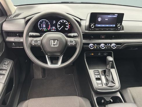 Used 2025 Honda CR-V LX image 11