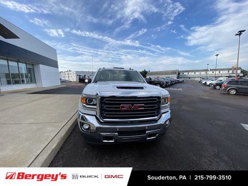 Used 2018 GMC Sierra 3500 SLT w/ Duramax Plus Package AWD/4WD image 6