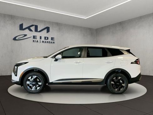 New 2026 Kia Sportage LX image 2