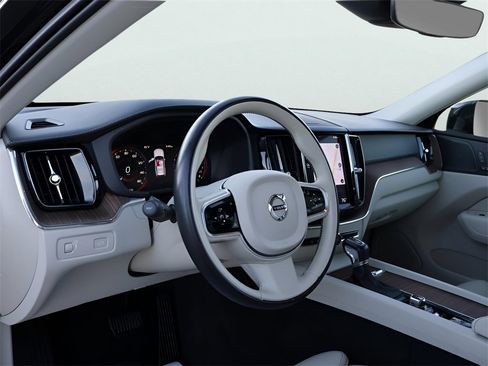 Used 2020 Volvo XC60 T5 Inscription image 19