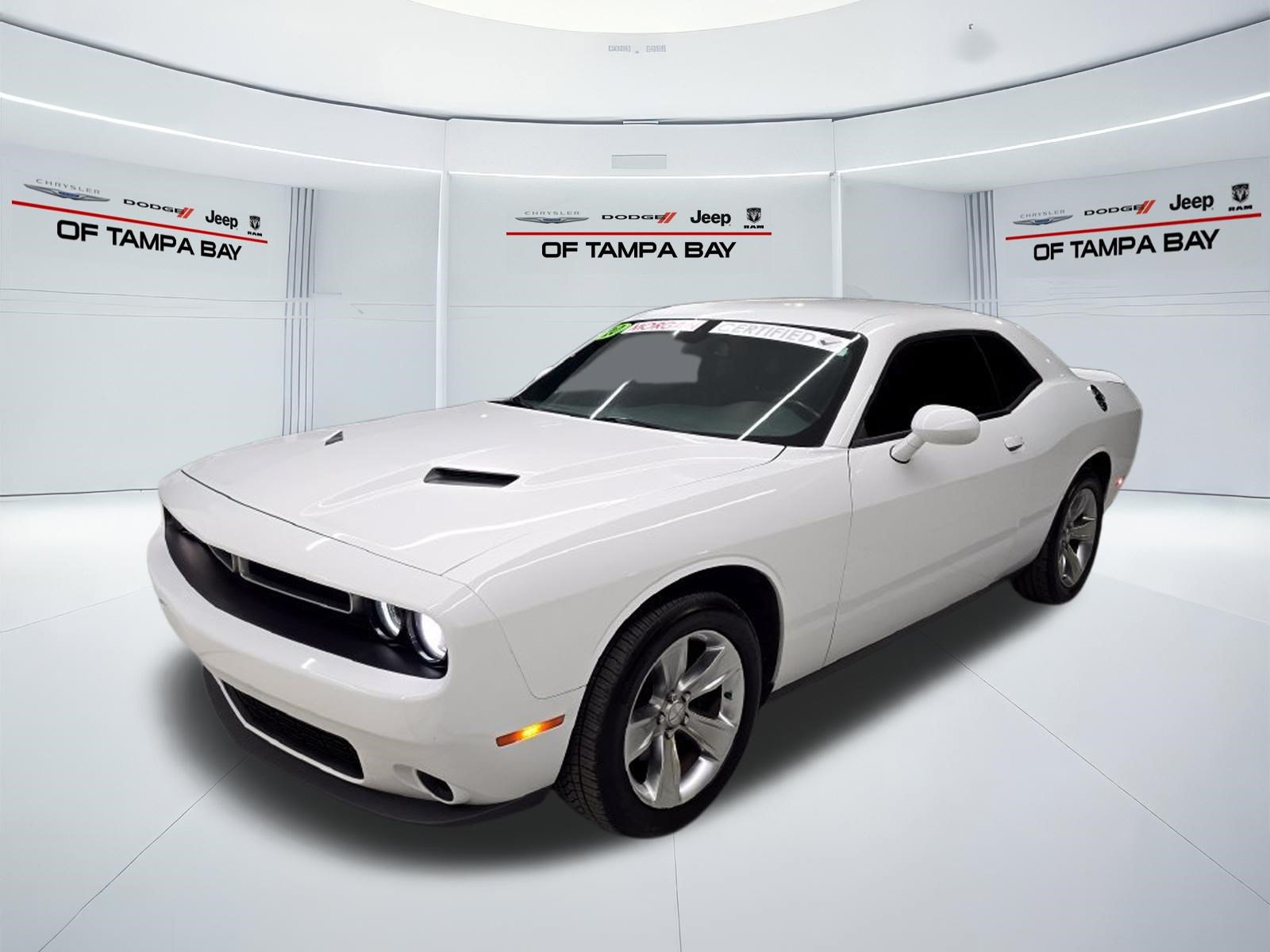 Used 2020 Dodge Challenger SXT RWD image 2