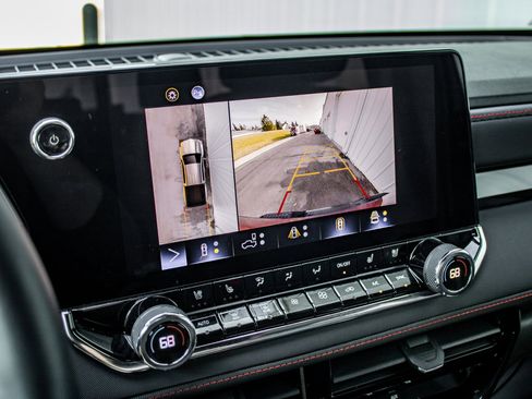 Used 2023 Chevrolet Colorado Z71 w/ Z71 Convenience Package 2 image 34