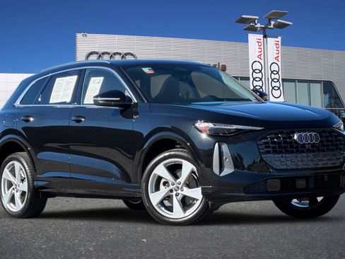 Certified 2025 Audi Q5 2.0T Premium Plus w/ Premium Plus image 1