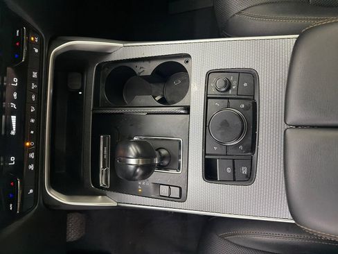 Used 2024 MAZDA CX-90 3.3 Turbo w/ Premium Package AWD/4WD image 32