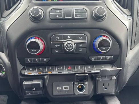 Used 2020 Chevrolet Silverado 1500 LTZ w/ LTZ Plus Package AWD/4WD image 26