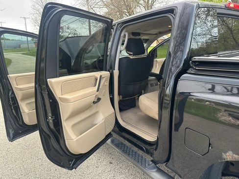 Used 2008 Nissan Titan SE AWD/4WD image 10