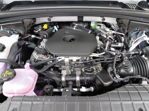 New 2026 Jeep Grand Cherokee L Laredo image 28