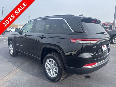 New 2025 Jeep Grand Cherokee Laredo X AWD/4WD image 3