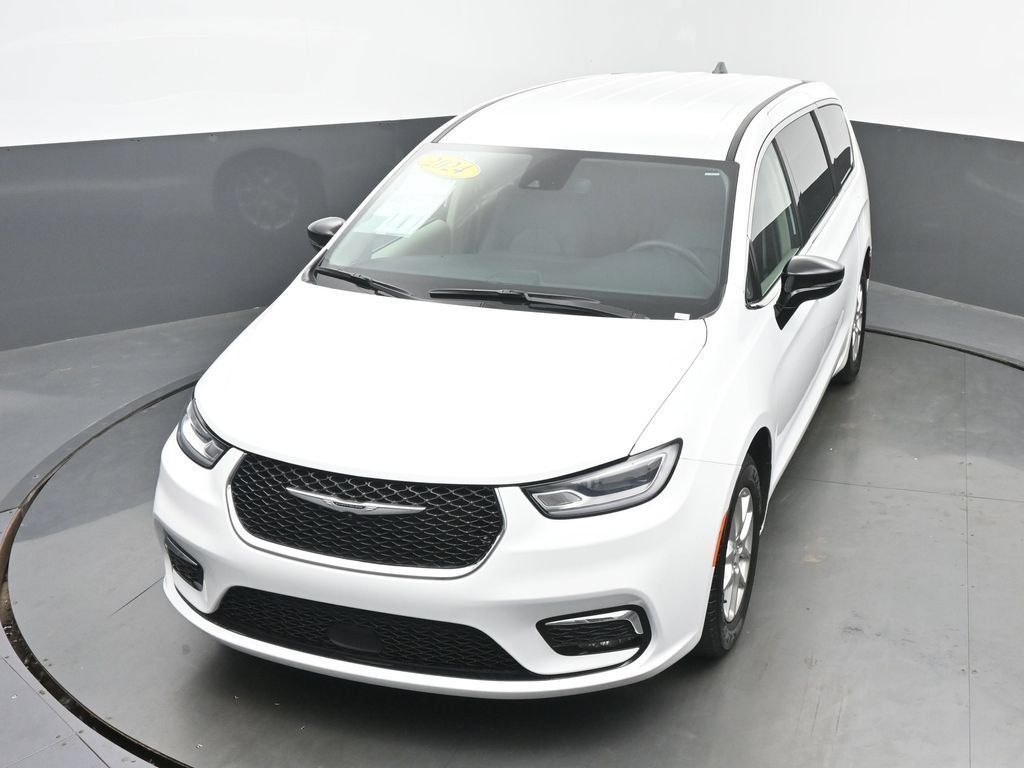 Used 2024 Chrysler Pacifica Touring-L FWD image 41