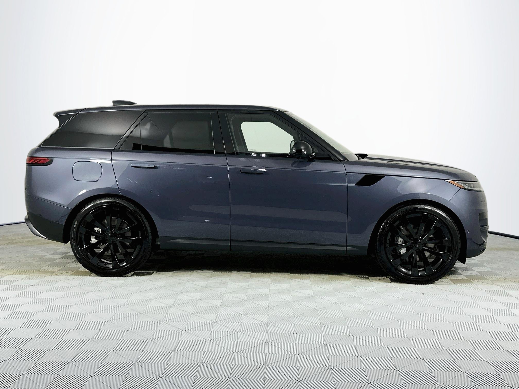 New 2026 Land Rover Range Rover Sport SE AWD/4WD image 4