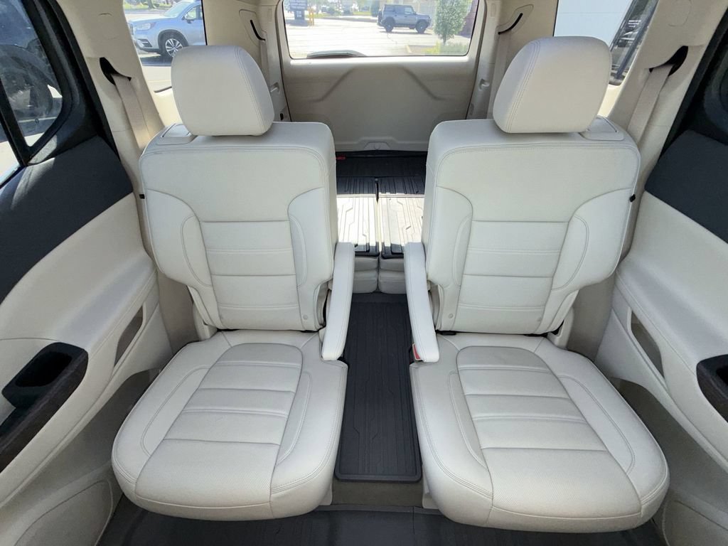 Used 2023 GMC Acadia Denali w/ Denali Ultimate Package AWD/4WD image 26