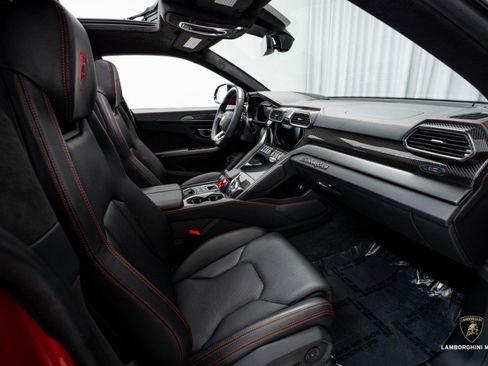 Used 2023 Lamborghini Urus S image 42