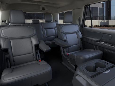 New 2026 Ford Expedition Active image 11