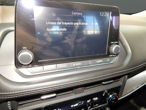 Used 2023 Nissan Rogue SV image 25