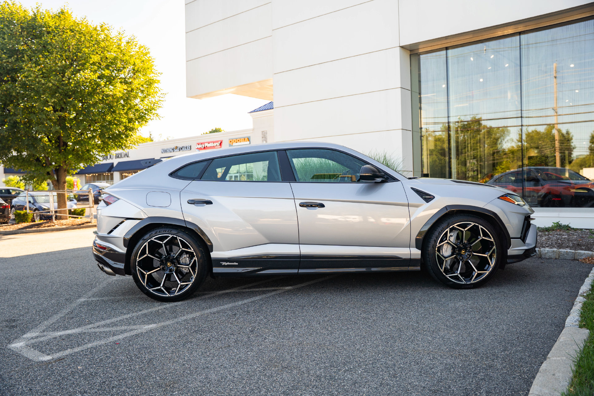 Used 2024 Lamborghini Urus Performante AWD/4WD image 12