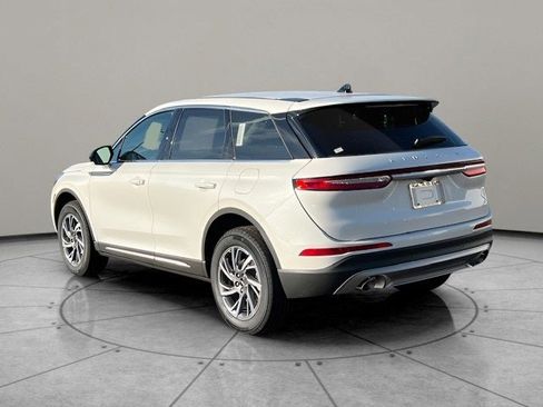 New 2026 Lincoln Corsair Premiere image 9