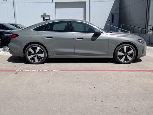 Used 2025 Audi A5 2.0T Premium Plus w/ Premium Plus AWD/4WD image 10