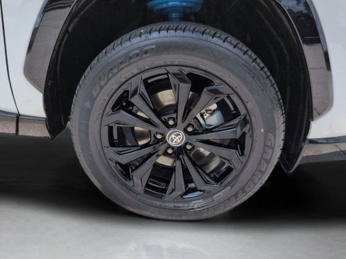 Used 2025 Toyota RAV4 XSE AWD/4WD image 13