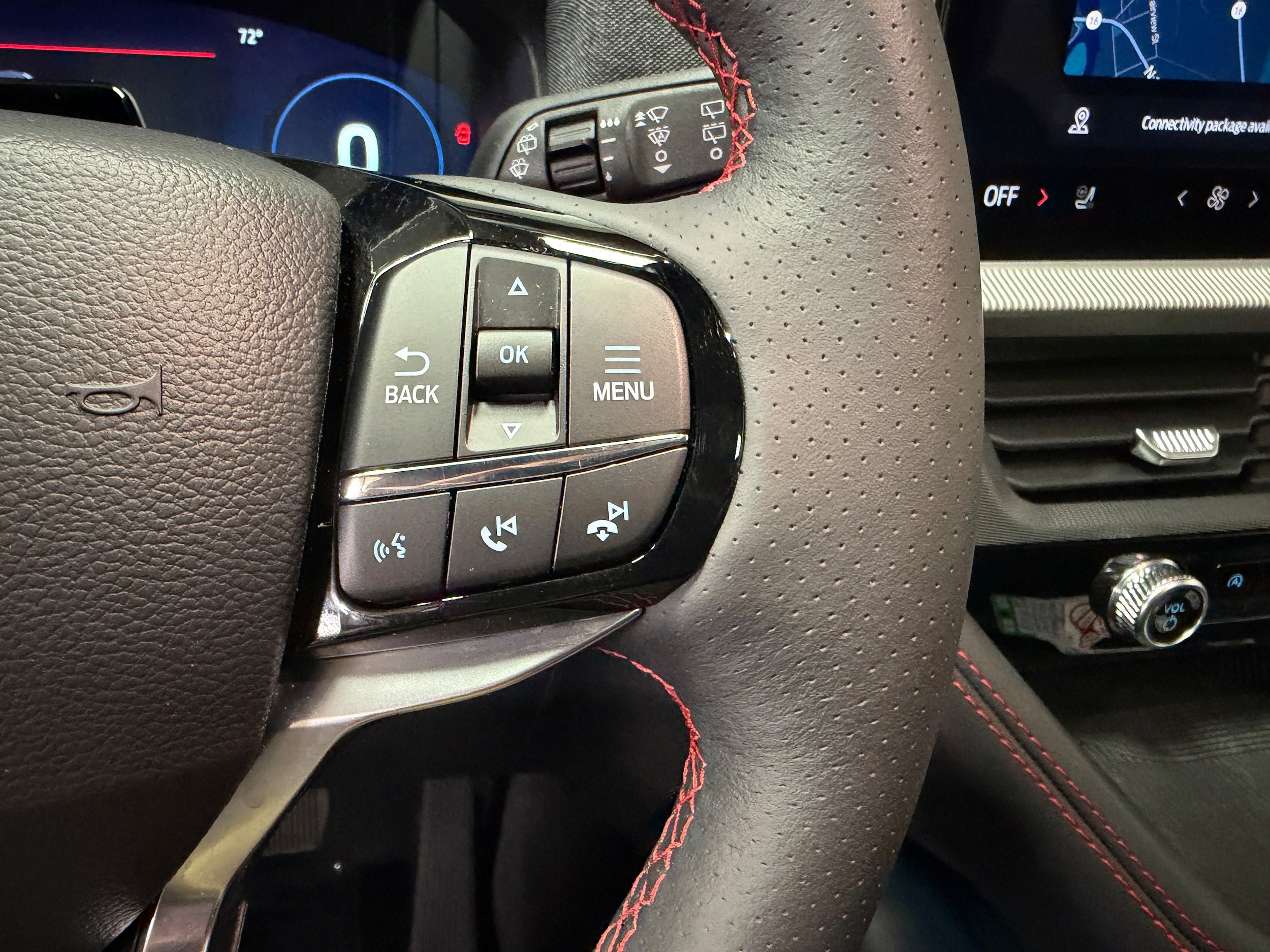 Used 2026 Ford Explorer ST-Line w/ ST-Line Street Pack AWD/4WD image 20
